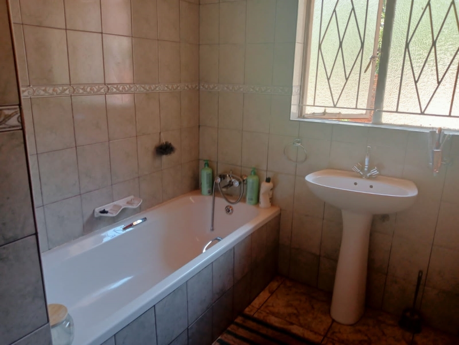 5 Bedroom Property for Sale in Kuruman Northern Cape